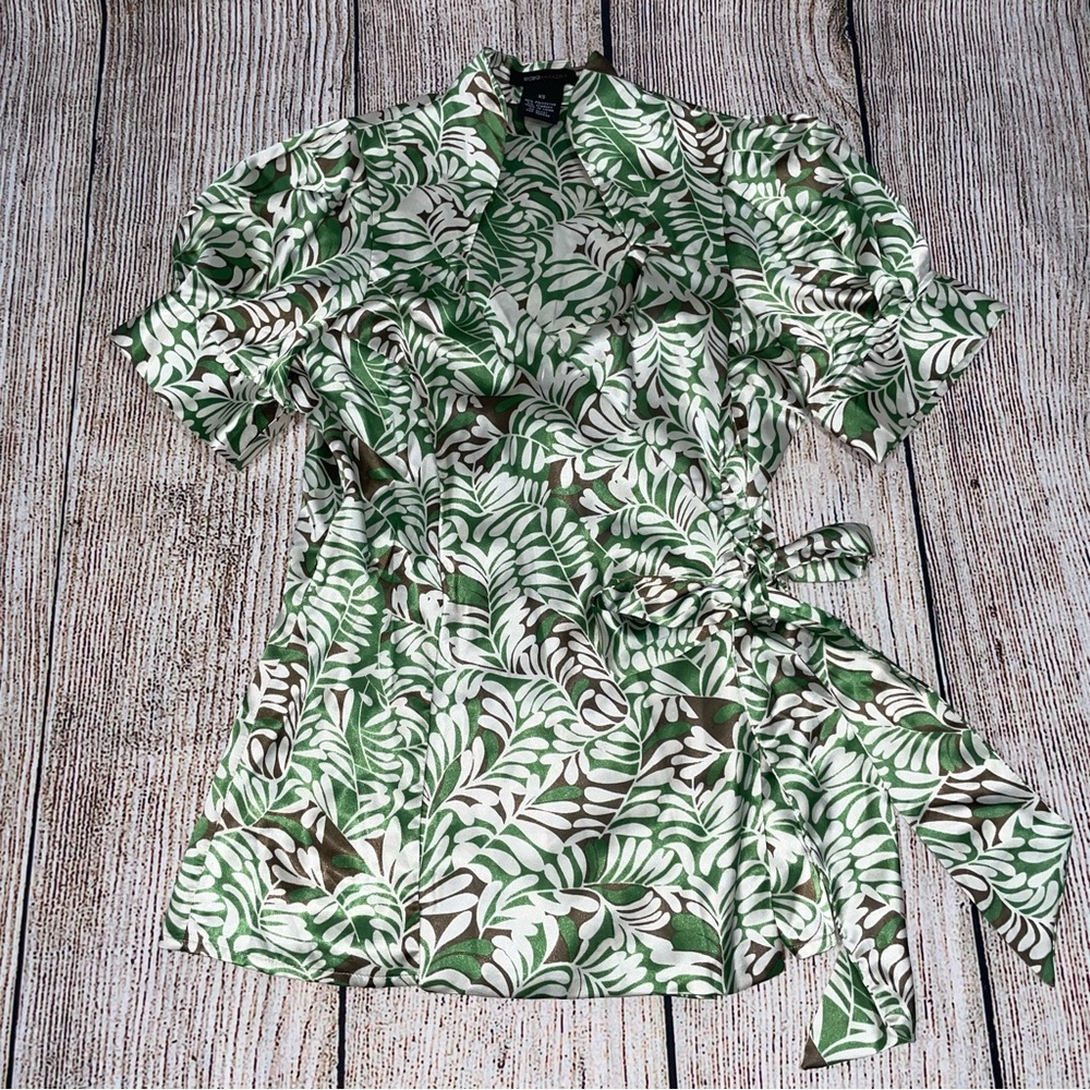 BCBG wrap blouse Sz XS